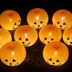 بادکنکهای نورانی هالووین در تاریکی با طرح کدو